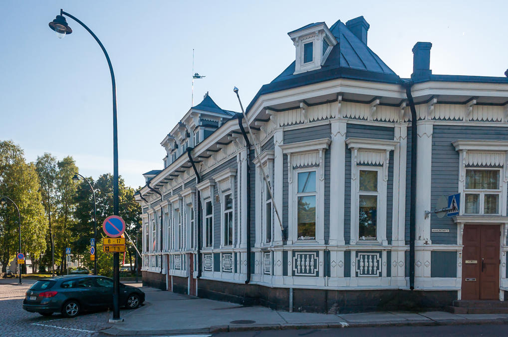 Здание на центральной площади