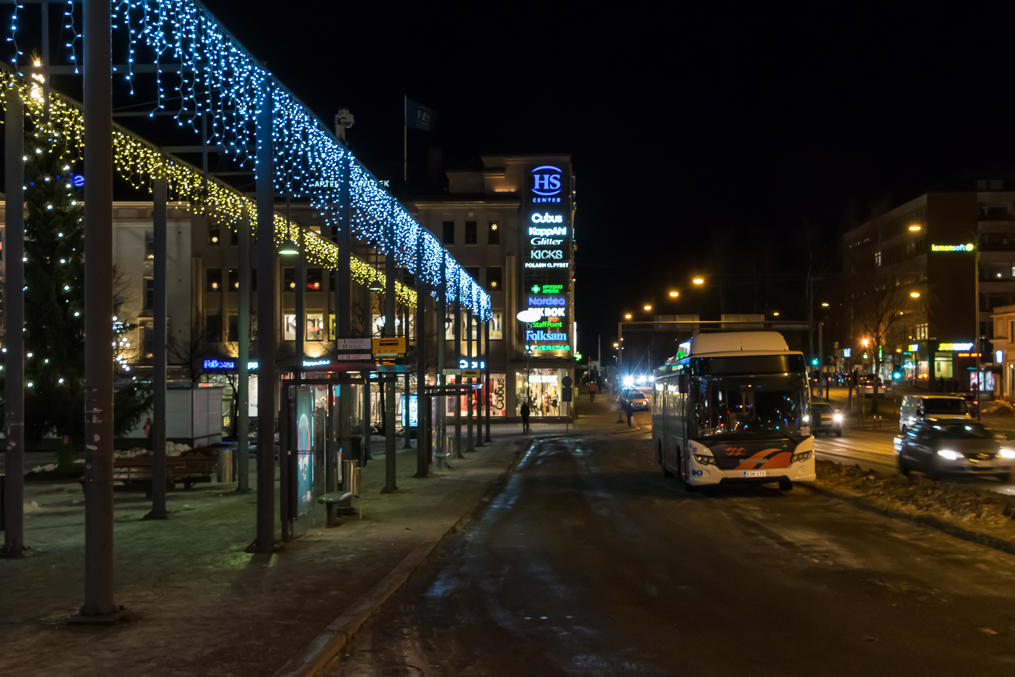 27. Конечная городских автобусов на центральной площади