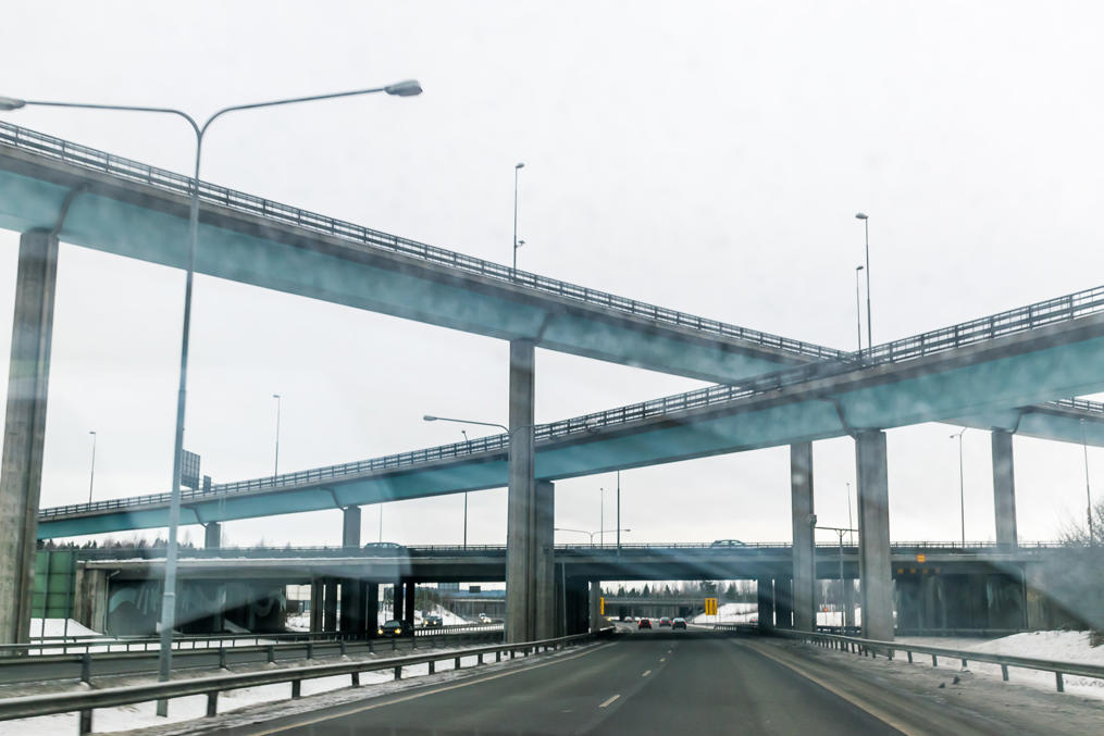 Развязка нескольких крупных трасс на объезде города Тампере. Единственная в Финляндии четырехуровневая развязка