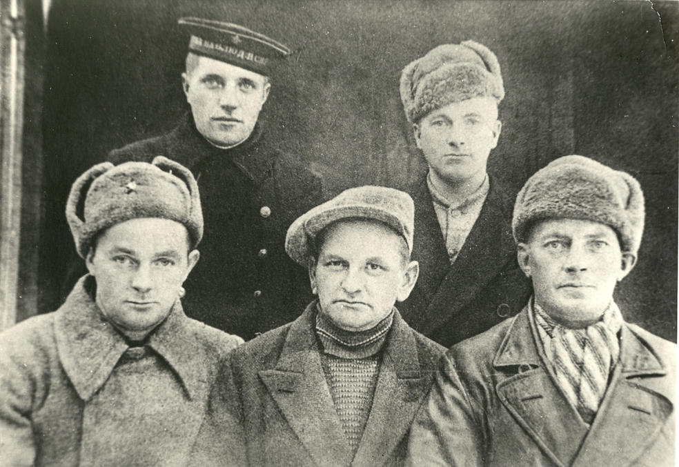 Несколько партизан в 1941 (другая, не Берлевогская ячейка)