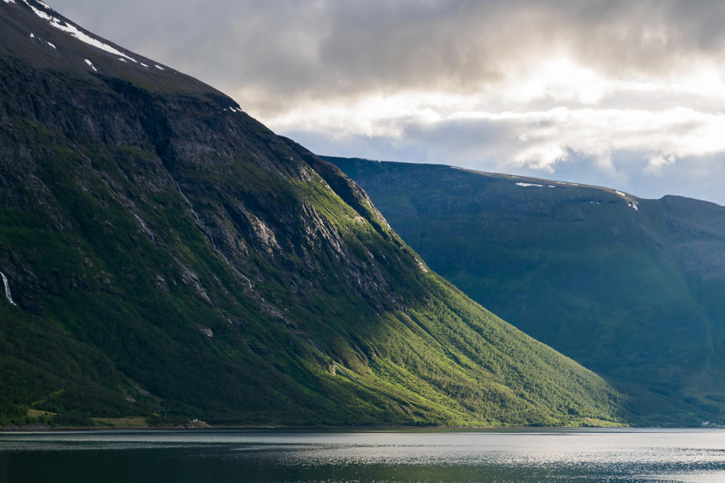 Кусочек Люнген-фьорда