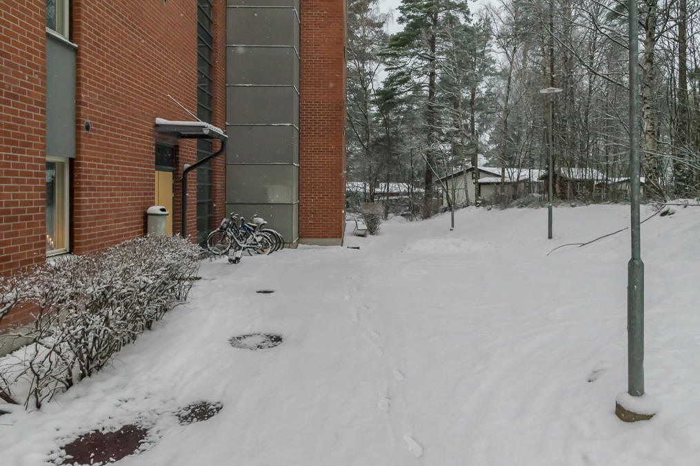 19. Подъезд многоэтажного дома