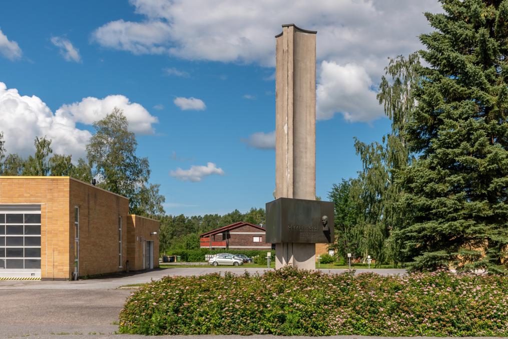 Памятник Оскари Токою