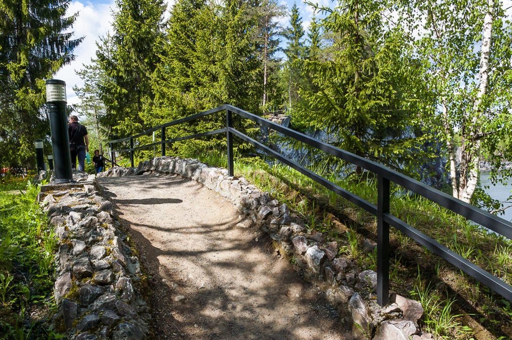 Тропинка вокруг Рускеалы