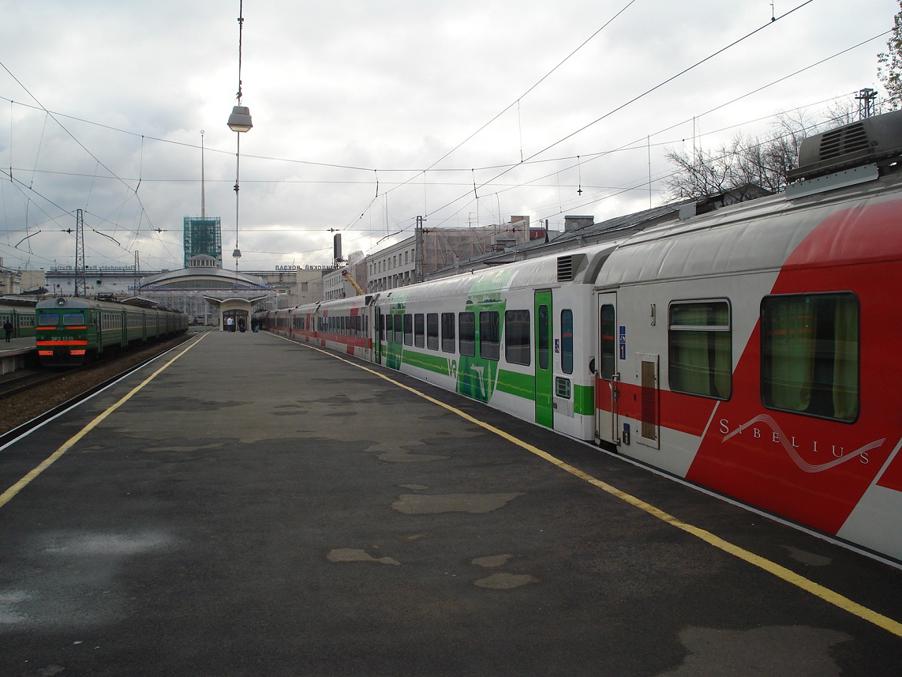 "Cибелиус" на Финляндском вокзале Петербурга в октябре 2010.  Источник: https://vaunut.org/kuva/66145