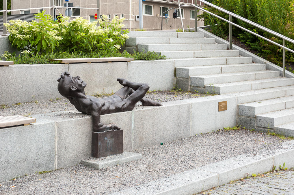 Какая-то статуя