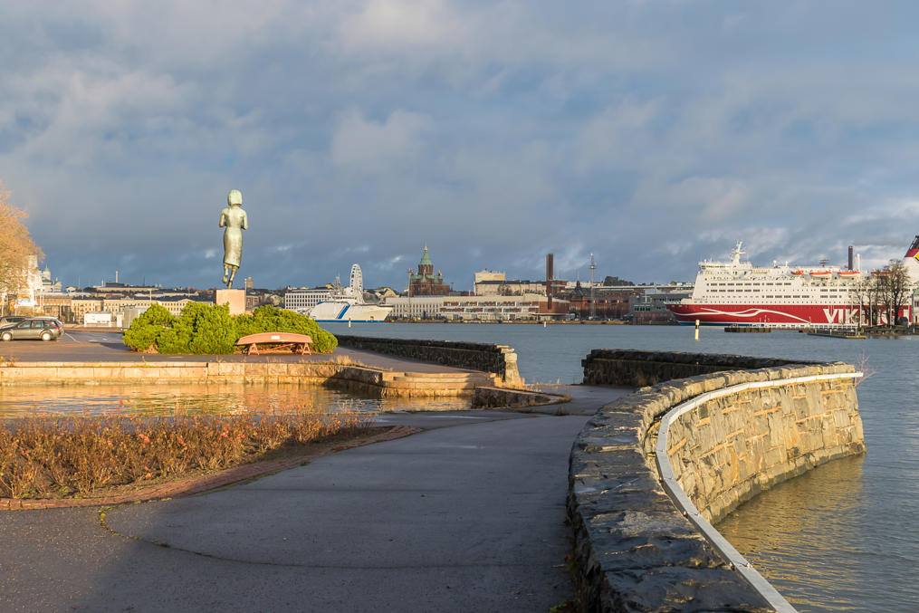 Памятник сотрудничеству