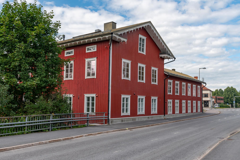 Дом Косолы в центре Лапуа, в наши дни — кафе и площади для мероприятий