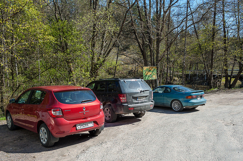 Парковка у развалин Разеборга