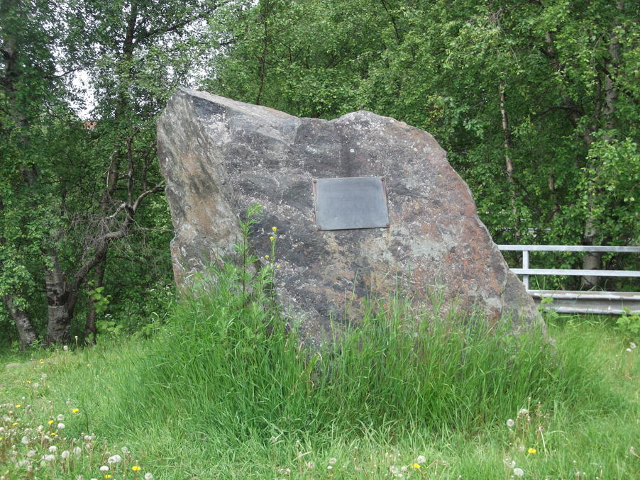 фото из вики, CC-BY-SA: https://commons.wikimedia.org/wiki/File:Veritorstain_muistomerkki.JPG