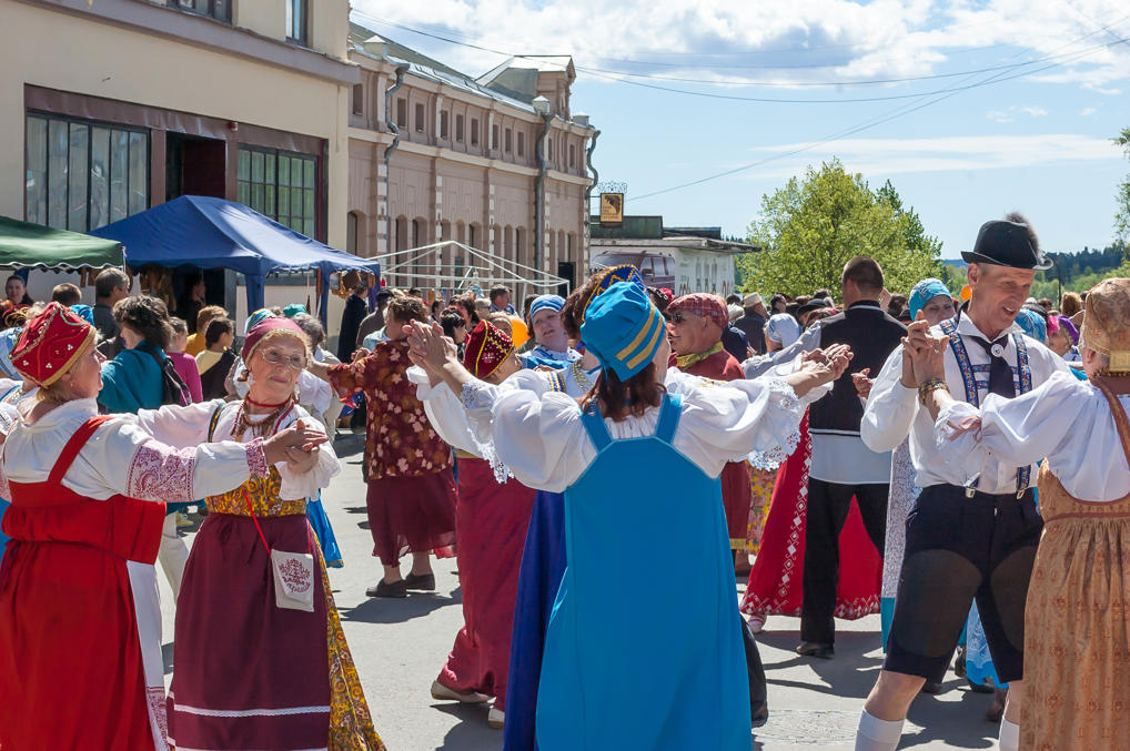 Народные гуляния