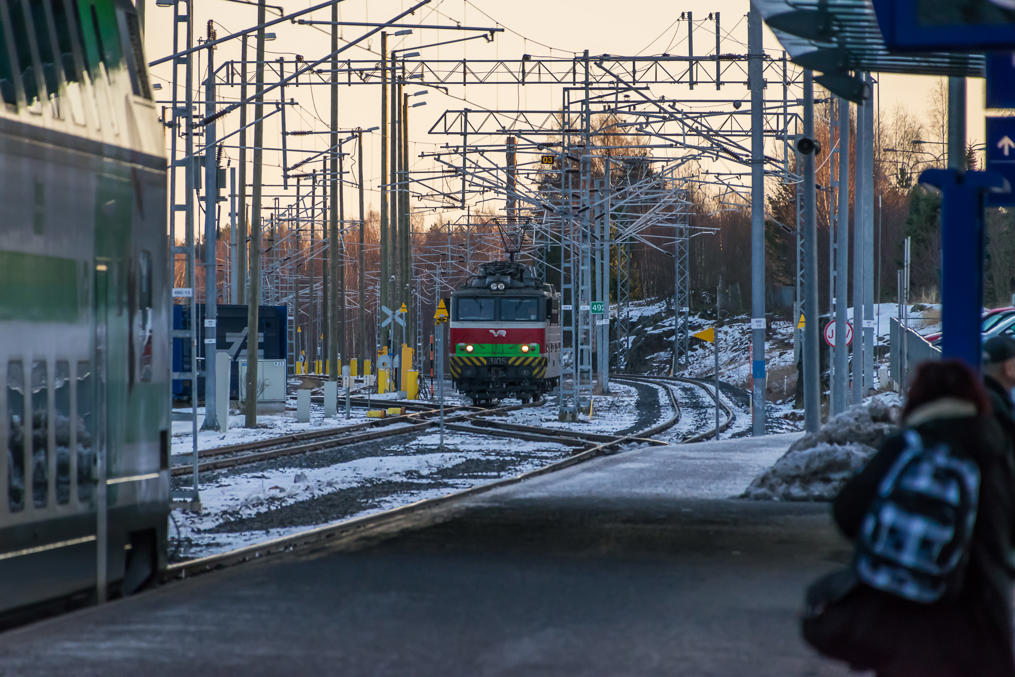 32. Электровоз Sr1 на станции Вааса